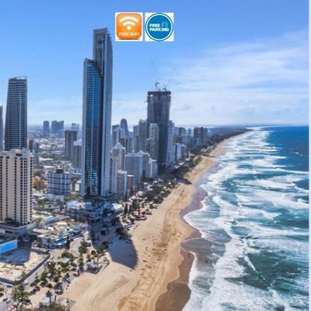 Beachside Apartment In The Heart Of Surfers Paradise - Free Parking Gold Coast Bagian luar foto