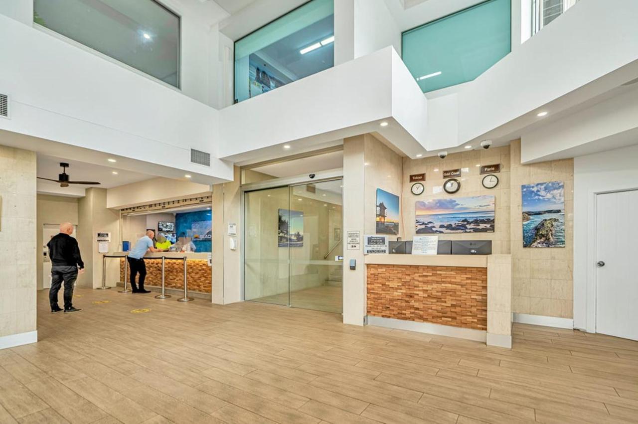 Beachside Apartment In The Heart Of Surfers Paradise - Free Parking Gold Coast Bagian luar foto